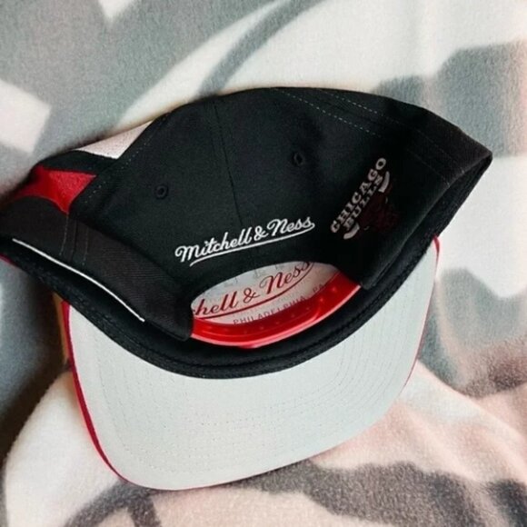 Brand new Mitchell ness Chicago bulls cap - Picture 2 of 3